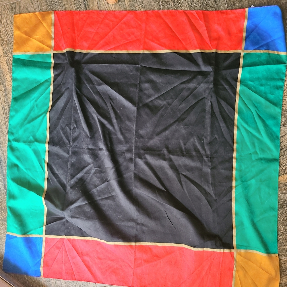 Color blocked scarf